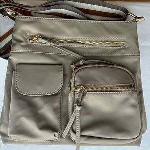 Urban Expressions crossbody bag - women’s-like new